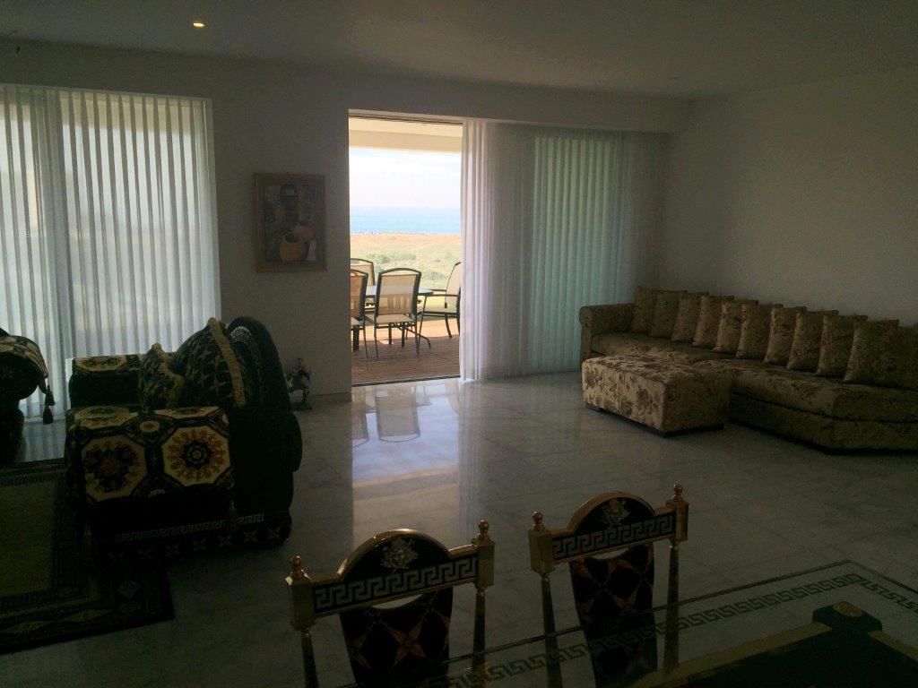 Apartment with sea view