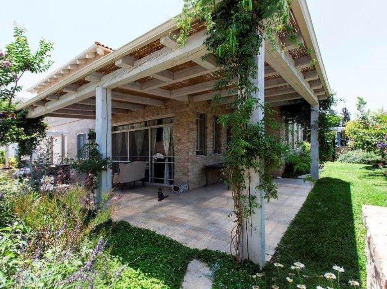 Villa in new Savyon
